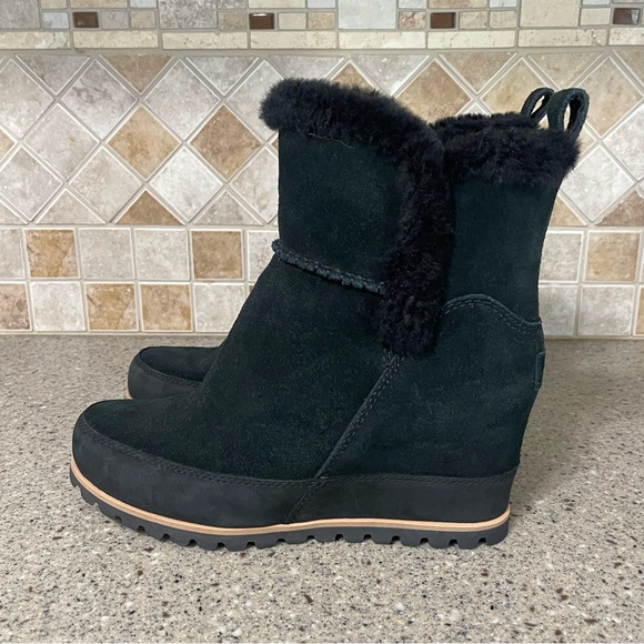UGG EUC Black Marcella Waterproof Leather Suede Wedge Boot Size 8 - Picture 3 of 10
